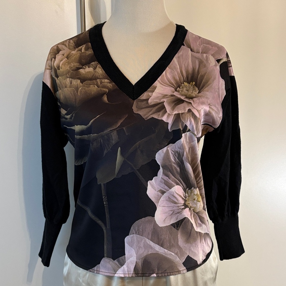 Ted Baker Hanalyy Black andPink Floral V-Neck Silk Sweater | 1(us4) | 3/4 slv